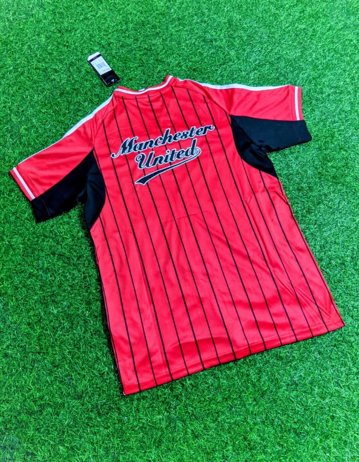 Foto 2 — CAMISA MANCHESTER UNITED US PACK 2025/26 - EDIÇÃO BASEBALL