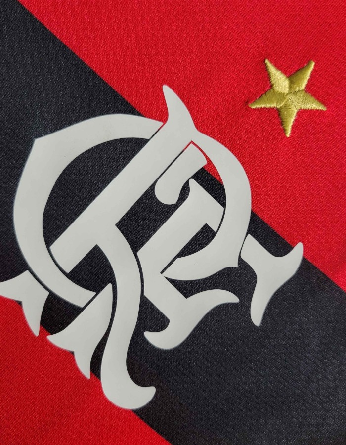 Foto 4 — RETRO FLAMENGO 09/10  l UNIFORME NOME ADRIANO 10